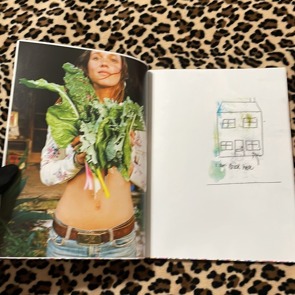 2016 ADBUSTERS Magazine Vol. 24 No. 2 Spooky Vendetta Anarchy Anonymous Mask - Picture 8 of 17